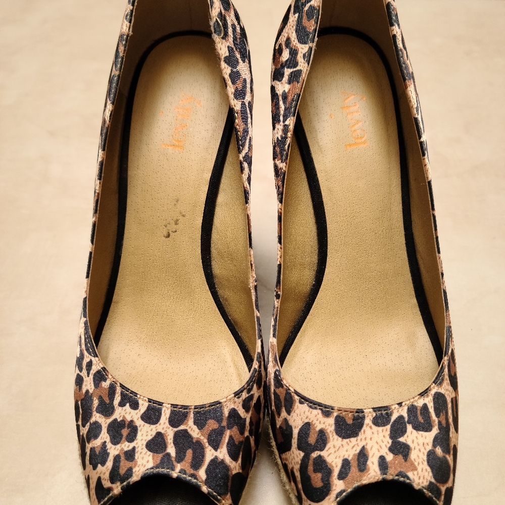 Leopard wedges
